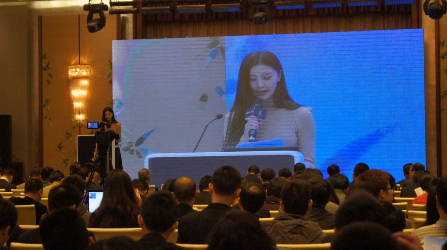 香江集团翟美卿总裁主题致辞 香江集团翟美卿总裁主题致辞